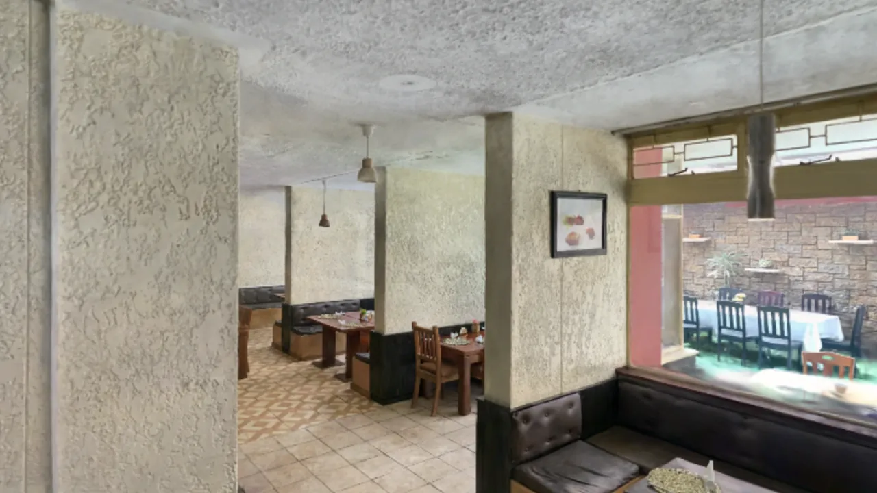 Preview of an interactive 3D walkthrough of a restaurant interior.